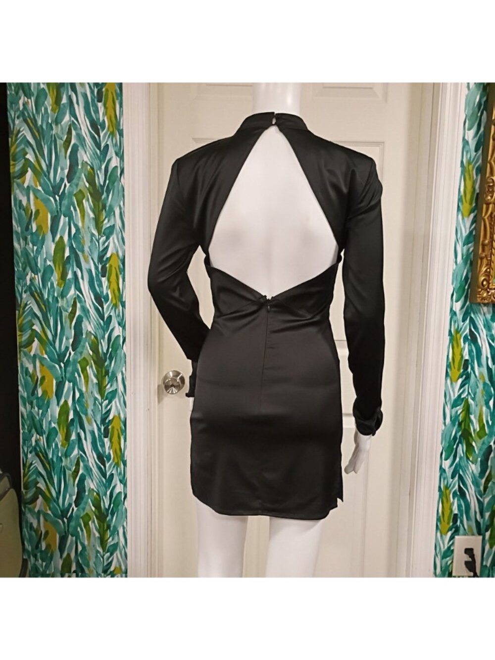 NWT NBD Norah Mini Dress Women's XS Black Lightweight Satin Back Cut-Out Long Sl - Picture 4 of 13